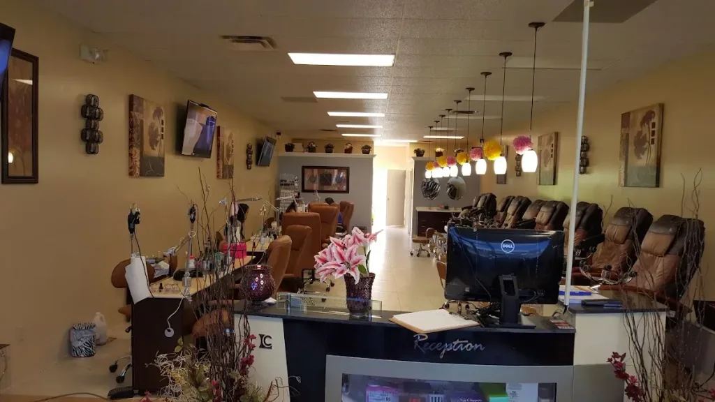 Rockstar Nails & Spa - Nail Salon Kansas City, MO — Nail salon in Kansas City